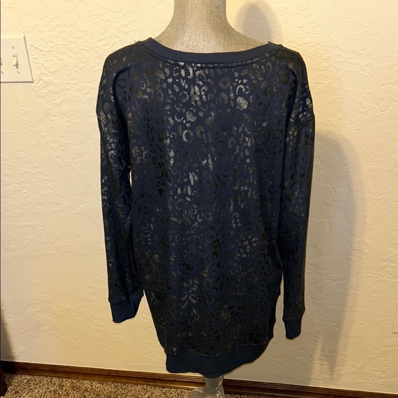 Jane and Delancey Navy with silver Leopard Print Soft Sweatshirt CUTE Sz LARGE - Picture 3 of 10